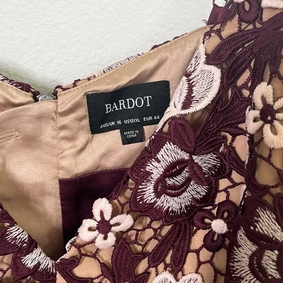 Bardot Dalia Burgundy Red Floral Asymmetrical Lace Dress – Size 12